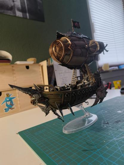 Same ship without the figures from the other side.