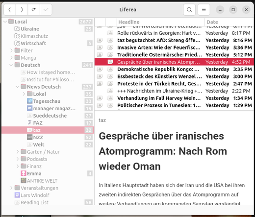 Screenshot of Liferea 2.0 code base illustrating a header bar at the top with the same buttons and a preview pane with proper CSS layout in the right lower corner.