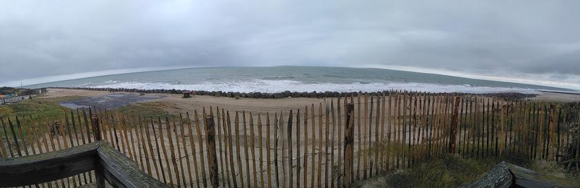 Vue panoramique d'une plage de sable