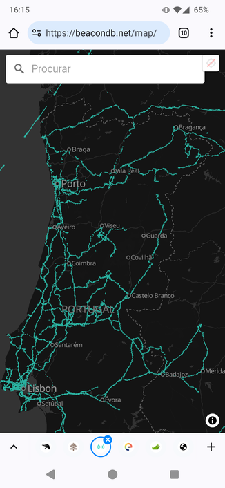 Mapa com a cobertura atual do projecto BeaconDB no norte e centro de Portugal.