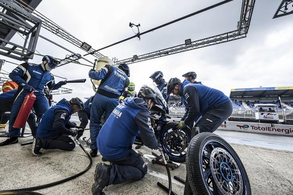 【決勝経過速報】2025 FIM EWC Rd.1 ルマン24時間 23時間経過 残り1時間