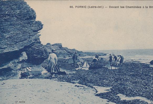Carte postale ancienne - Devant les cheminées de la Birochère (Pornic)