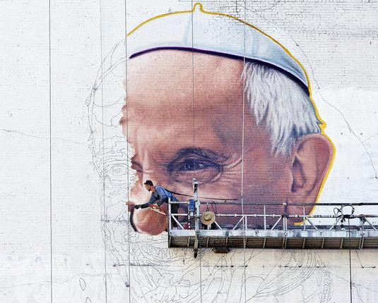 El próximo cónclave debería ser continuista ya que la tradición marca que después de un Papa inesperado toque uno más previsible. Pero, ¿seguirá la senda de Francisco o regresará a la ortodoxia?