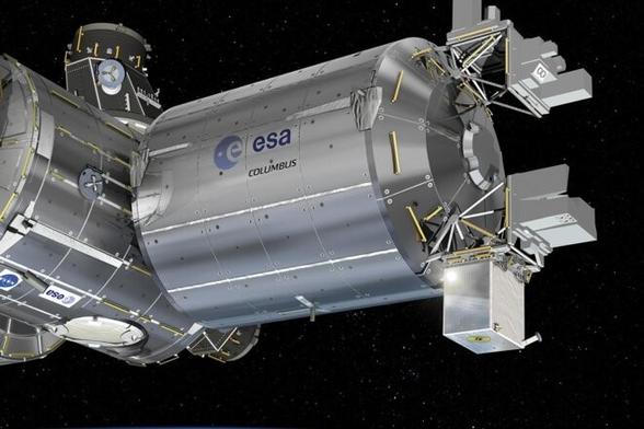 L’horloge+atomique+qui+doit+être+accrochée+à+la+Station+spatiale+internationale.+©+Photo+CNES