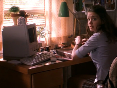 Leigh Ann has a Macintosh SE in her bedroom in "Teaching Mrs Tingle".