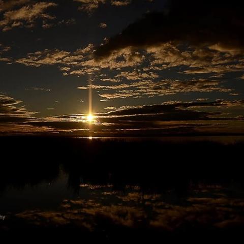 Frank Lake ,  Alberta