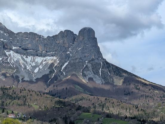 Soeur Agathe vue par le sud.