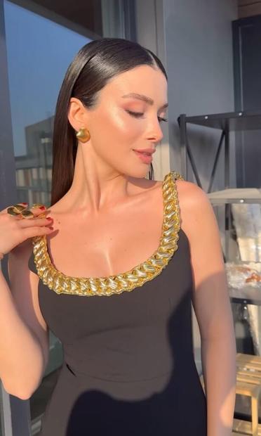 Özge Yağız