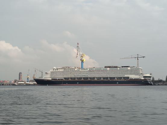 Port side view of the passenger ship "Adventure" lying in front of the yard in Wismar.