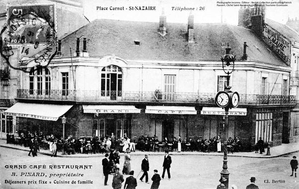 Le Grand Café - place Carnot vers 1913 - Photographe inconnu. Éditeur : Bertin. Collection particulière Patrick Pauvert. Cliché Saint-Nazaire Agglomération Tourisme-Écomusée