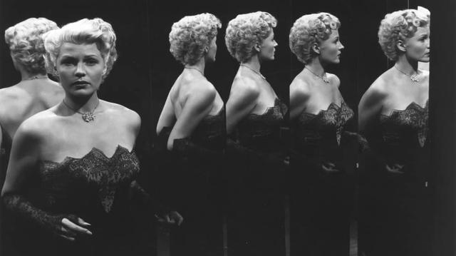 Rita Hayworth in der Spiegelkabinettszene