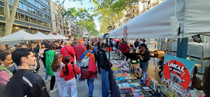 Fotografia de la parada del Lokal a la Rambla de Barcelona