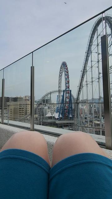 View from the relaxation deck of Spa LaQua in Tokyo, overlooking the amusement park.