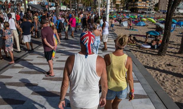 Turistas británicos en Benidorm, en una imagen de archivo (Zowy Voeten vía getty images)