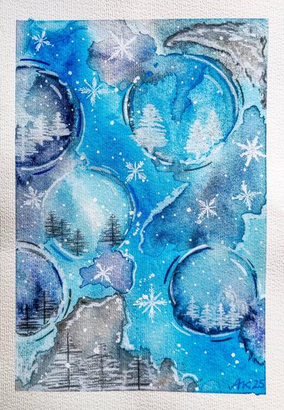 Abstraktes Aquarell.  Blau und grau in verschiedenen Abstufungen verläuft ineinander.  Fünf Kreise sind in die Farben gedrückt. Die Kreise sind mit angedeuteten weißen und schwarzen Bäumen  verziert.  Über das gesamte Bild sind einzelne weiße Schneeflocken und weiße Punkte verteilt.