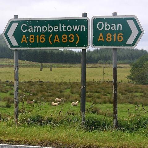 Roadsigns pointing to Campbeltown and Oban