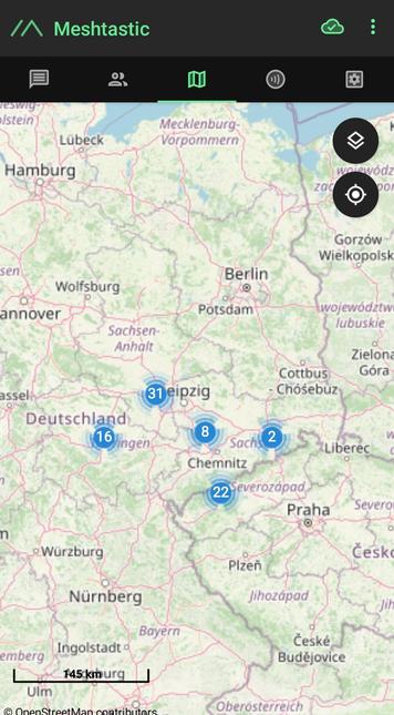 Screenshot der Meshtastic App zeigt einem Kartenausschnitt. Mit Knotenwolken in #Thüringen, #Sachsen und #SachsenAnhalt