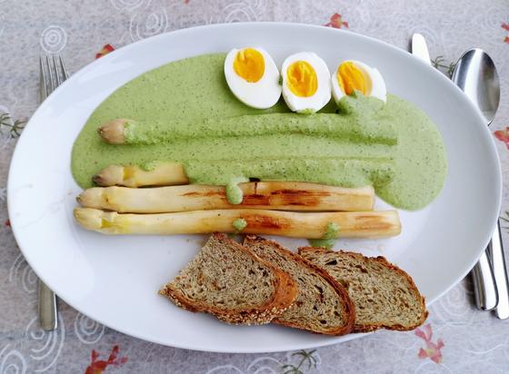 Spargel u. Grüne Soße mit Eiern