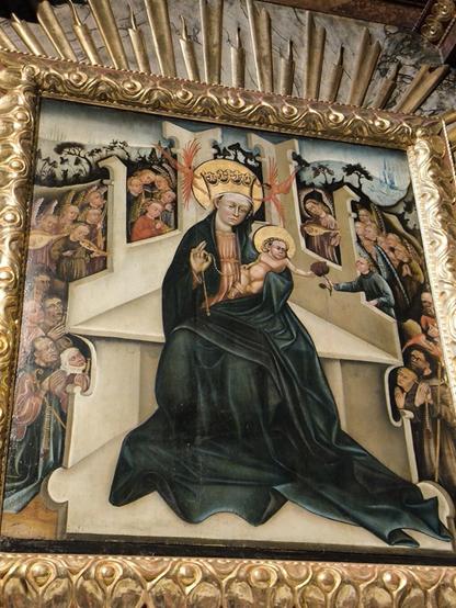 Eine Nahaufnahme eines Marien-Bildes auf dem die Maria mit sechs Fingern gezeichnet wurde.
