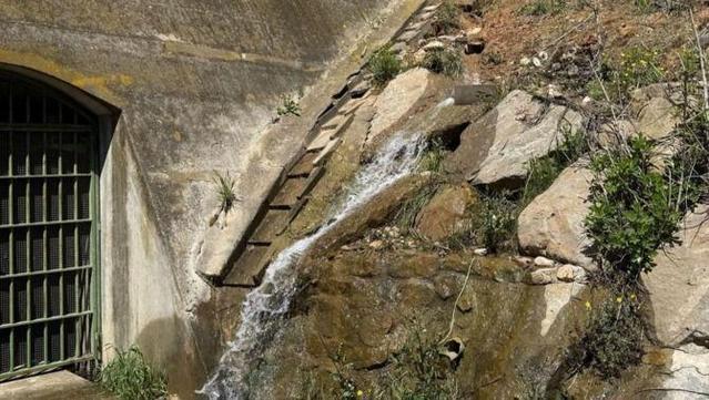 La fuga detectada a la part alta del pantà de Rialb allibera uns 400 litres per minut (CHE)