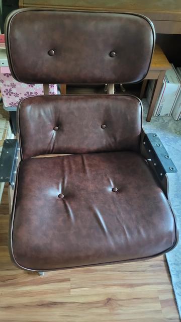 Eames clone chair with 3 new cushions and welting all reattached, but missing arms