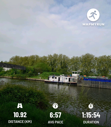 A boat sailing in the river, vegetation on both sides, a bridge

Running data

Distance 10.92 km
Pace 6:57
Duration 1:15:54