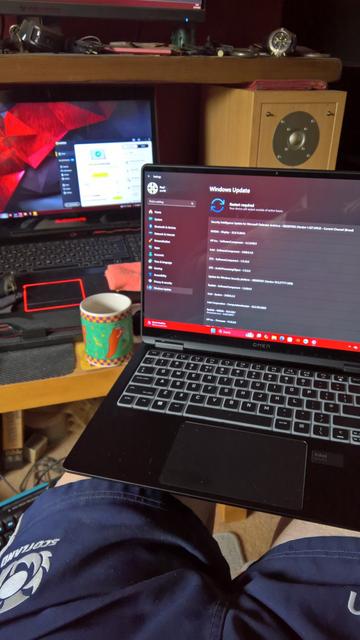 A #LaptopComputer fits on a #Lap... #ForScience...!