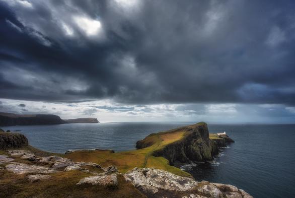 Fotografie des Neist Point auf Skye, Scotland; ein Leuchtturm, tausendfach fotografiert.