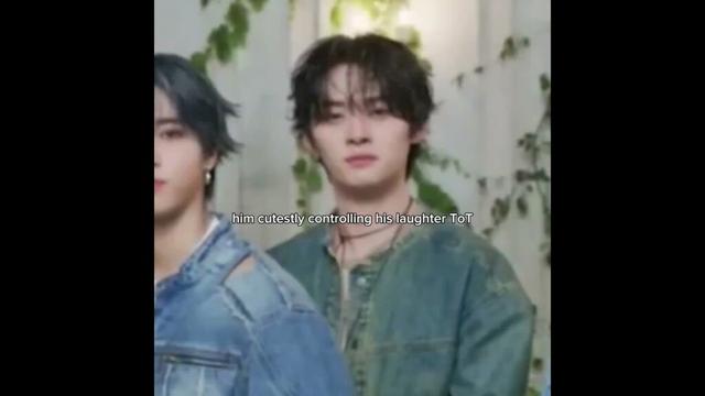 me when my thinking goes too far: 💀 #straykids #leeknow #SKZ_Hollow JAPAN_3rd_Mini_Album