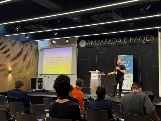 Linux App Summit 2025 - Day 2



Track 1 - https://www.youtube.com/watch?v=VDwwPMm9mgQ

Track 2 - https://www.youtube.com/watch?v=OP_QEZke32o



Full schedule: https://conf.linuxappsummit.org/event/7/timetable/#AlluArjun

#LAS2025 #KDE #GNOME