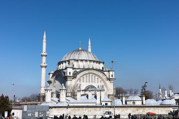 Nuruosmaniye Mosque, Istanbul, Turkey.