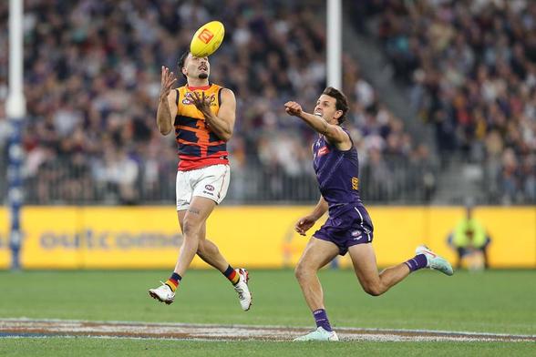 Max Michalanney takes a mark (catch) for Adeliade at the ANZAC day match. (Dave Woodley/AFANA)Photojournalist
https://www.afana.com/gallery/fremantle-vs-adelaide-round-7-2025-optus-stadium
#AFANA #AFL #adelaidecrows #fremantledockers @David.Woodley.77
