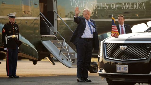 Term-limited Trump hosts $1M-per-plate campaign fundraiser