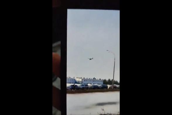 【動画】ロシア国内でドローンが「軍事施設に突撃」映像が拡散...ロシア側は「迎撃の瞬間」映像公開で対抗 - ニューズウィーク日本版 オフィシャルサイト