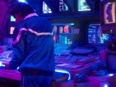 In Ted Kord's house the group encounter his old "Blue Beetle" lair in which there is a Commodore Plus/4.