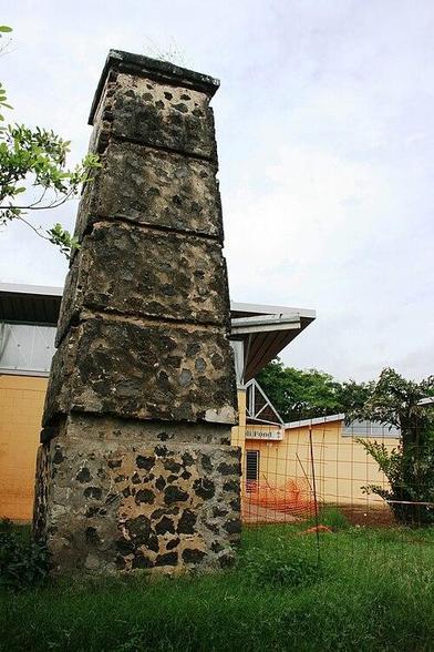 Cheminée dite de Basse-Terre à #SaintPierre (#LaRéunion) La cheminée de Basse-Terre en totalité, située allée des Poudriers, sur la parcelle n° 438, figurant au cadastre section IK, tel que figurant entouré de ...
Suite 👉 https://monumentum.fr/monument-historique/pa97400068/saint-pierre-cheminee-dite-de-basse-terre
#Patrimoine #MonumentHistorique
Photo CC-BY-SA 4.0 : Thierry Caro