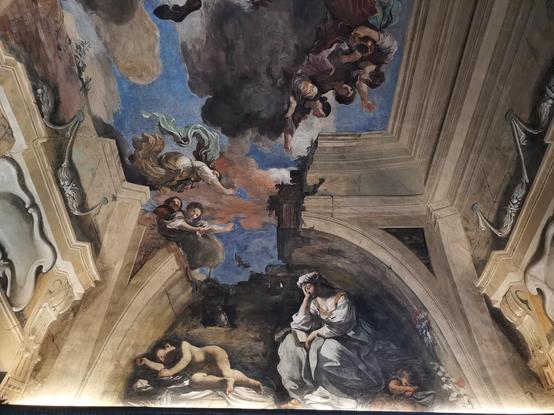 Casino Ludovisi, Rome.
Plafond à fresque représentant des arches et corniches brisées.