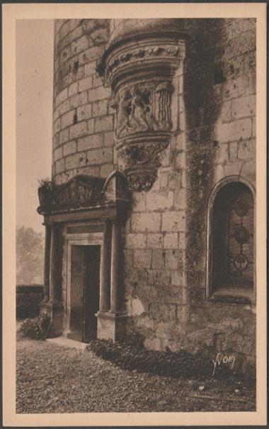 Printed sepia postcard showing a view of the Tower of Agnès Sorel's castle at Loches in France.

Published by Edition d'Art Yvon, Paris, No 41, c.1930s.

Postally unused.

Very good condition, with very slight corner bumps.