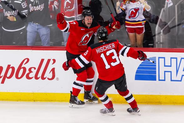 Devils Have Put All the Pressure on the Carolina Hurricanes - The Hockey Writers -