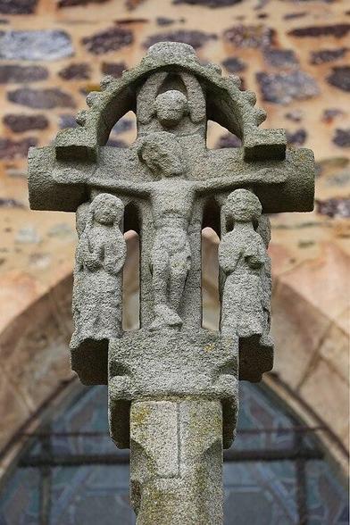 Croix en granit du XIIIe siècle à #SaintGilles (#IlleEtVilaine) Construction XIIIe siècle. Croix en granit du XIIIe siècle (cad. AB 50) : classement par arrêté du 10 mars 1907.
Suite 👉 https://monumentum.fr/monument-historique/pa00090783/saint-gilles-croix-en-granit-du-13e-siecle
#Patrimoine #MonumentHistorique
Photo CC-BY-SA 4.0 : Pymouss