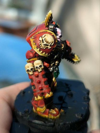 Side view of Azrakh, showing the bone coloured skulls