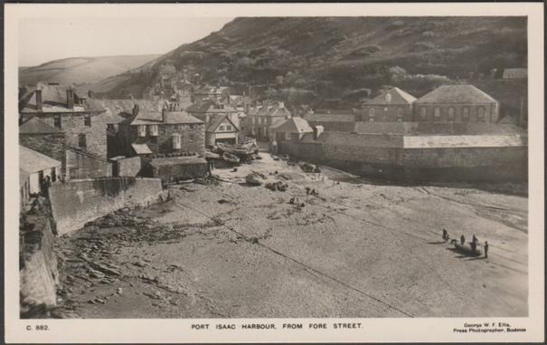Monochrome real photographic postcard showing a view of the harbour at Port Isaac in Cornwall.

Published by George W.F. Ellis, Bodmin, Twin Monarchs Series, No C. 882, c.1950s.

Postally unused.

Very good condition, with minimal corner bumps.