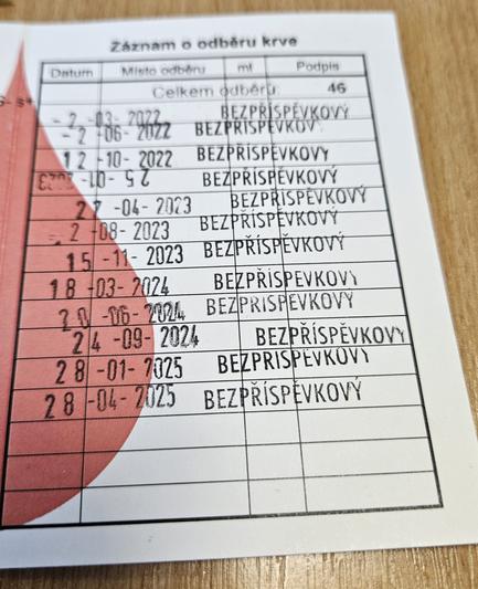 Průkazka dárce krve s 58 potvrzenými odběry