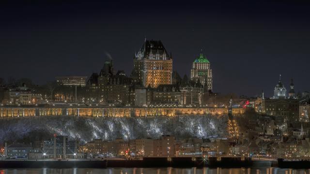 Pour changer un peu et parce que j’ai des envies de photo de nuit, je partage avec vous ce paysage typique de Québec.