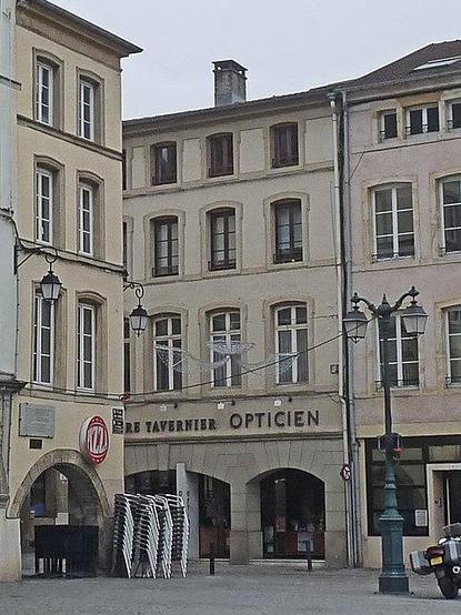 Maison à #Épinal (#Vosges) Façade : inscription par arrêté du 23 octobre 1926.
Suite 👉 https://monumentum.fr/monument-historique/pa00107157/epinal-maison
#Patrimoine #MonumentHistorique
Photo CC-BY-SA 4.0 : Ji-Elle