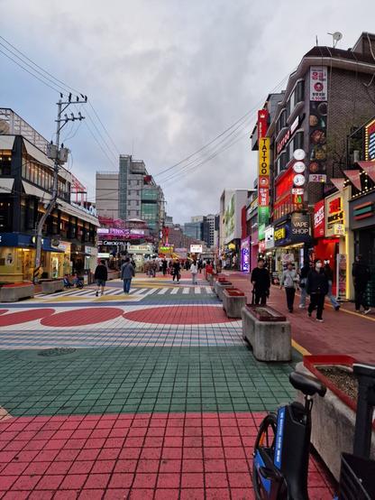 Artwork by unknown artist in Seoul, South Korea