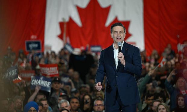 El candidato conservador Pierre Poilievre, en un mitin denominado "Canada First" en Nisku, el 7 de abril de 2025. (Artur Widak / NurPhoto / Getty)