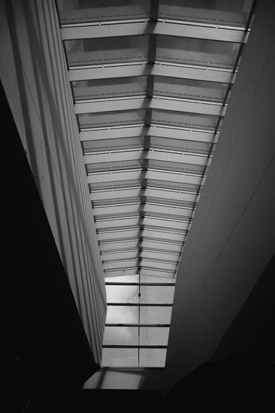 Imagen del texto del centro comercial Vialia, en Vigo, en blanco y negro