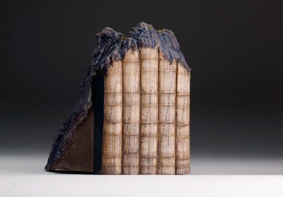 guy-laramee-quand-les-livres-deviennent-montagnes-miniatures-1