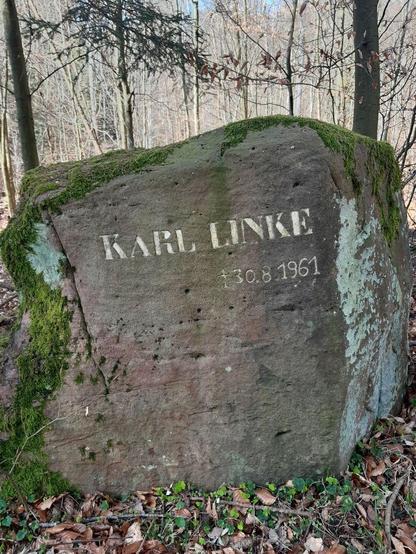 Gedenkstein für Karl Linke 30-08-1961
Unterer Drachenhöhlenweg, zwischen Linsenteicheck und Hohler Kästenbaum, westliche Seite des Weges.